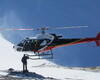 Rifornimenti in elicottero al rifugio quinto alpini in alta valtellina nel gruppo ortles cevedale valfurva sondrio a 2877 metri di quota