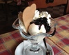 Gustosissima coppa gelato con gelato alla panna, mirtilli nostrani e panna montata!!